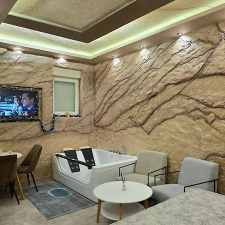 Dior - Luxury Jacuzzi Daire *