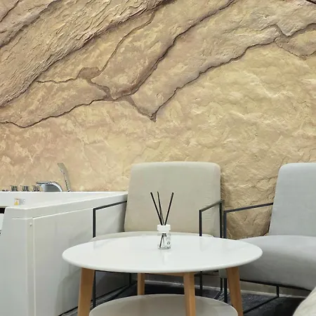 Dior - Luxury Jacuzzi *